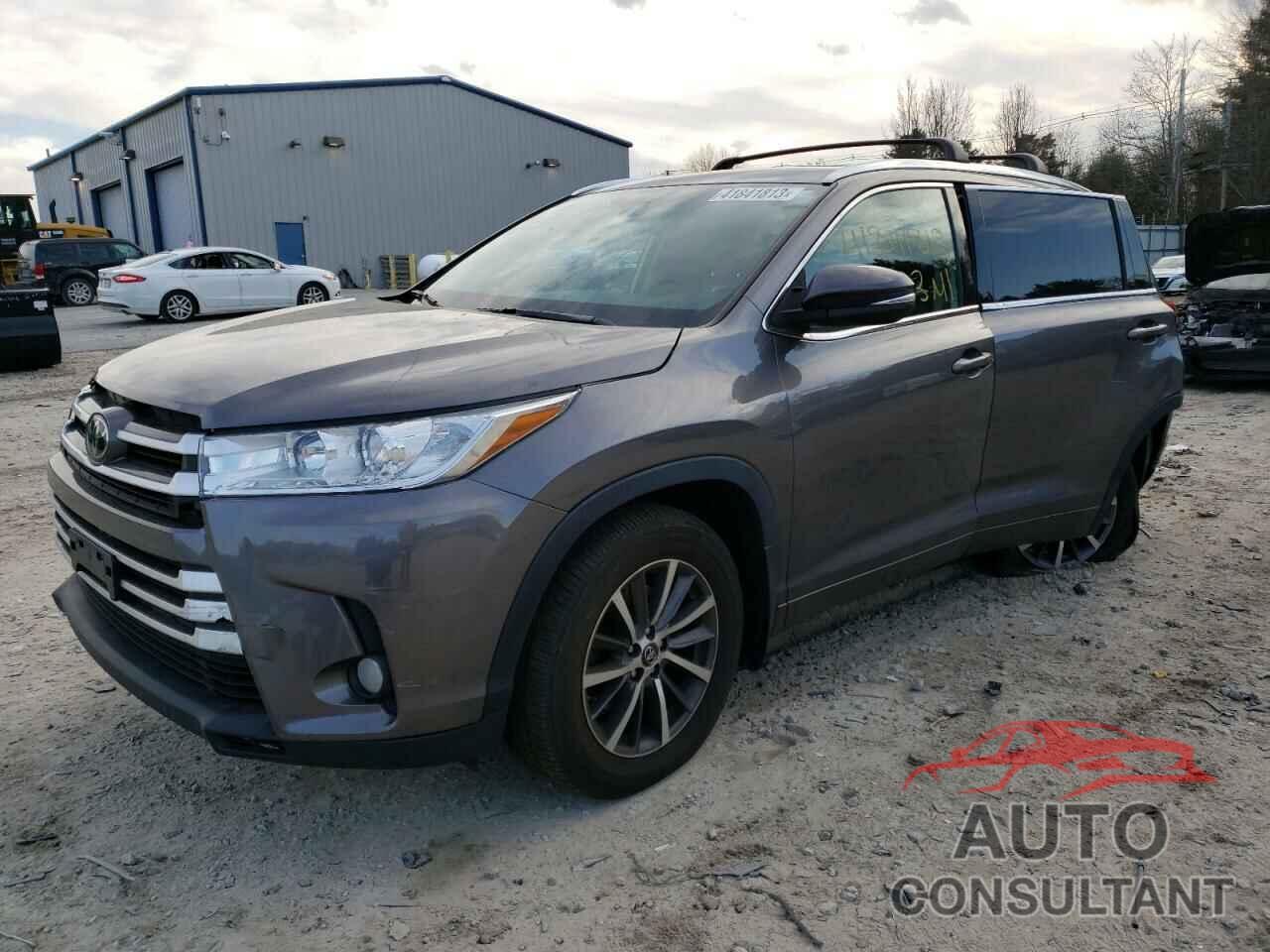 TOYOTA HIGHLANDER 2018 - 5TDJZRFH5JS529261