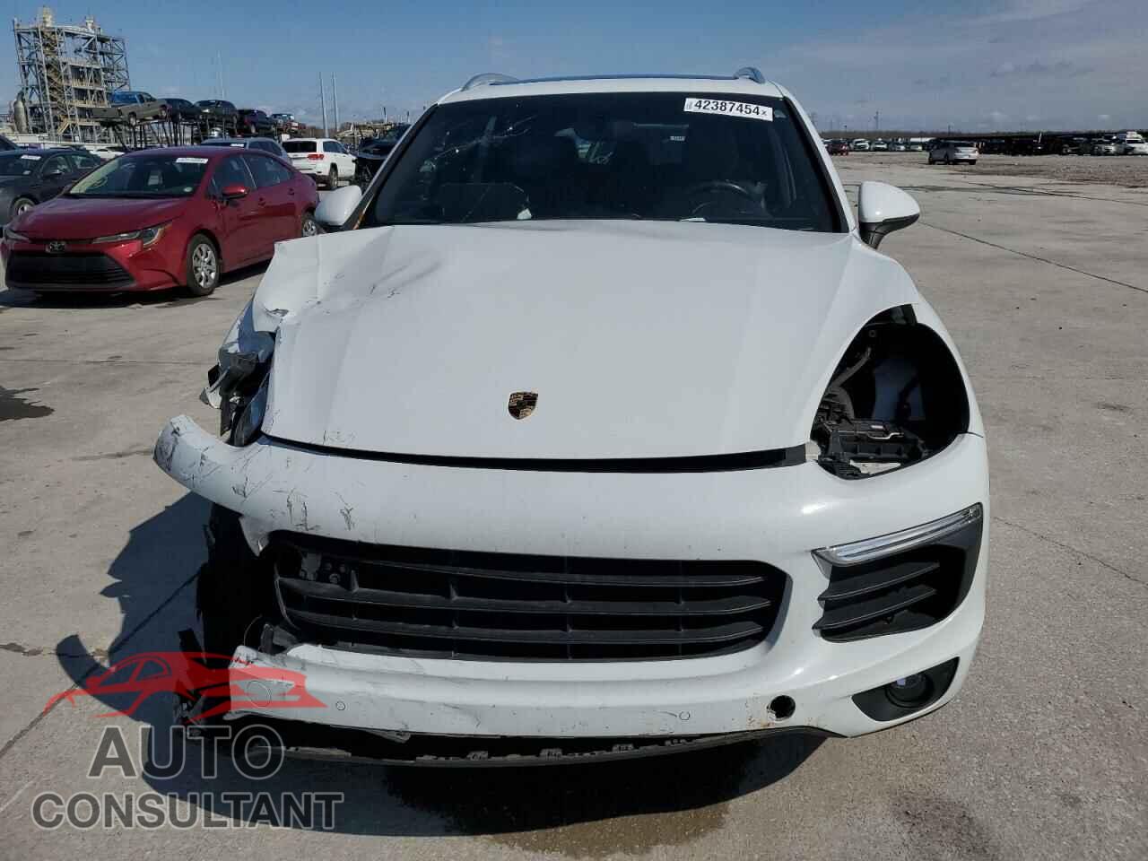 PORSCHE CAYENNE 2016 - WP1AA2A28GKA36173