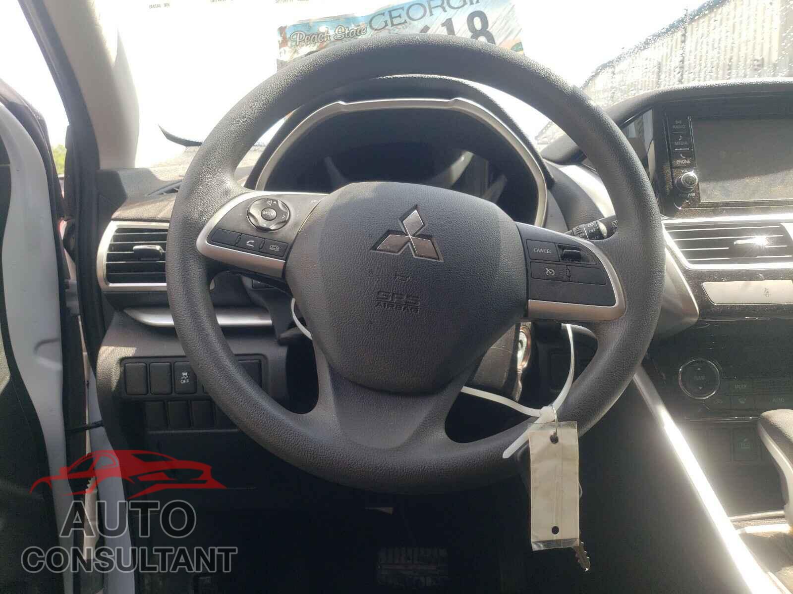 MITSUBISHI ECLIPSE 2018 - JA4AT3AA4JZ042845