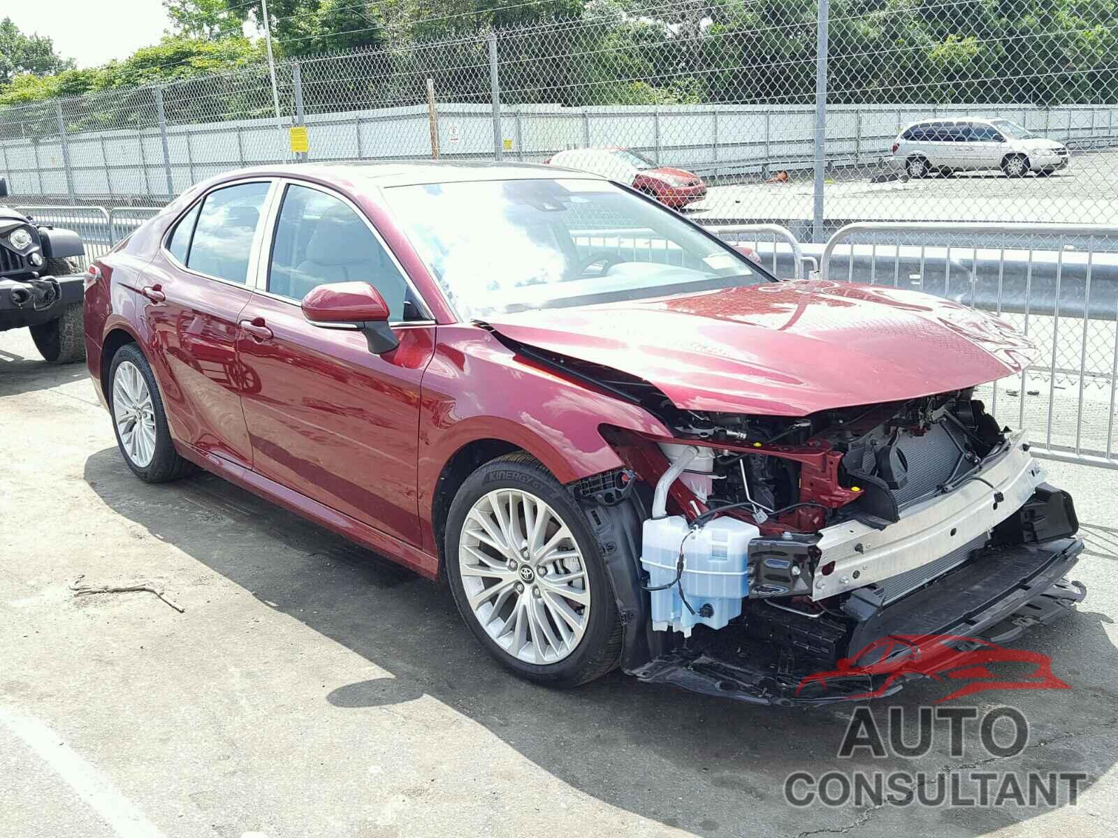 TOYOTA CAMRY 2018 - 4T1B11HKXJU539989