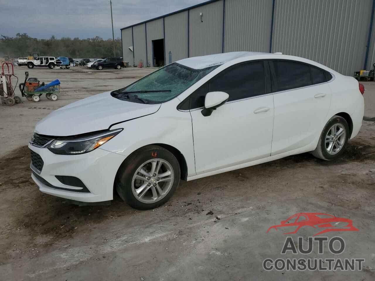 CHEVROLET CRUZE 2018 - 1G1BE5SM4J7248440