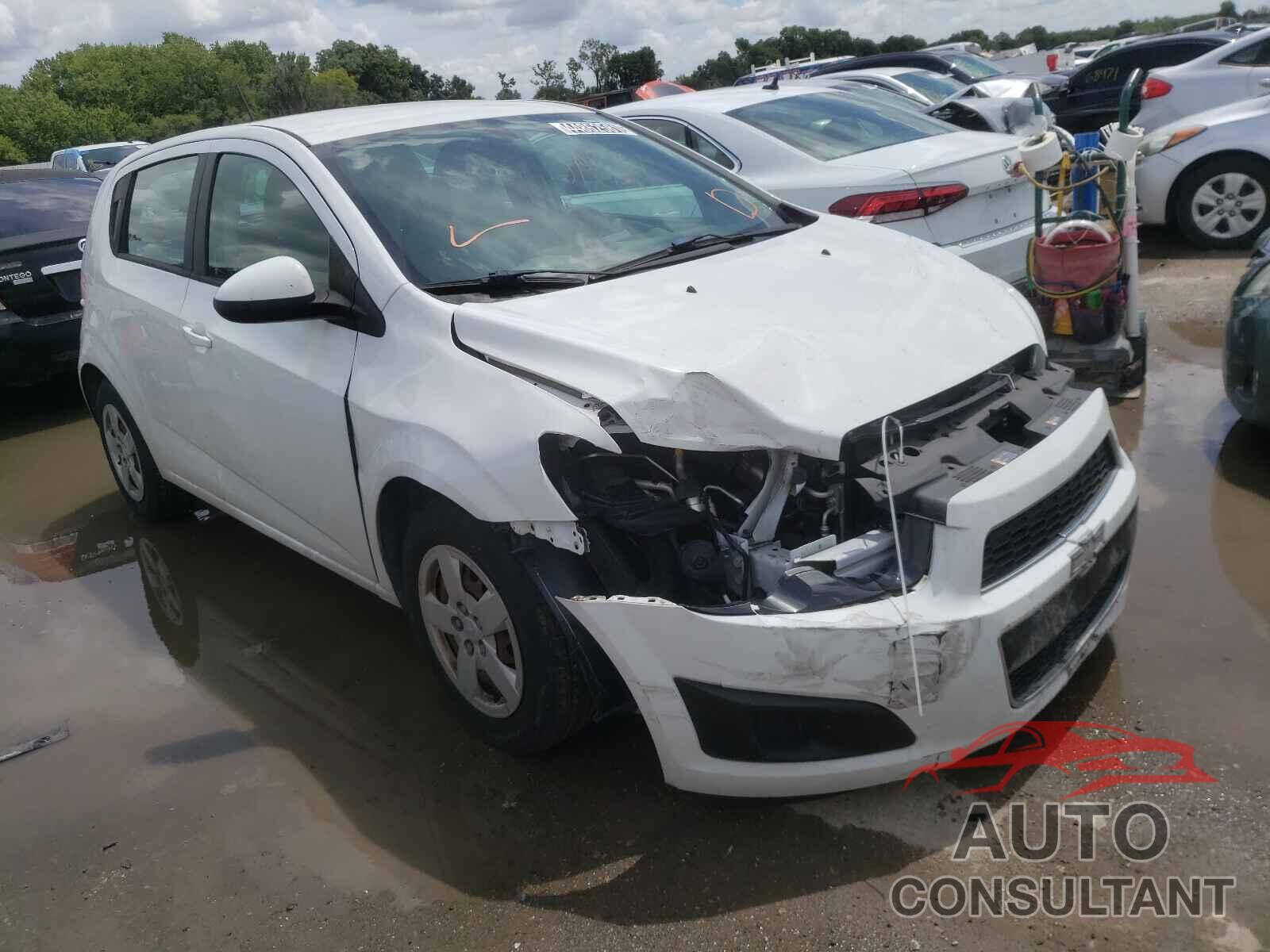 CHEVROLET SONIC 2016 - 1G1JA6SH0G4102403