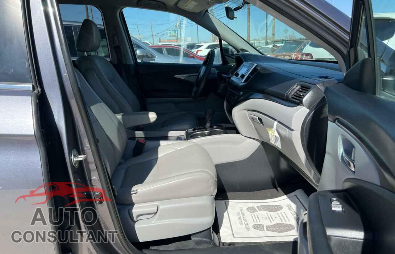 HONDA PILOT 2018 - 5FNYF5H19JB028524