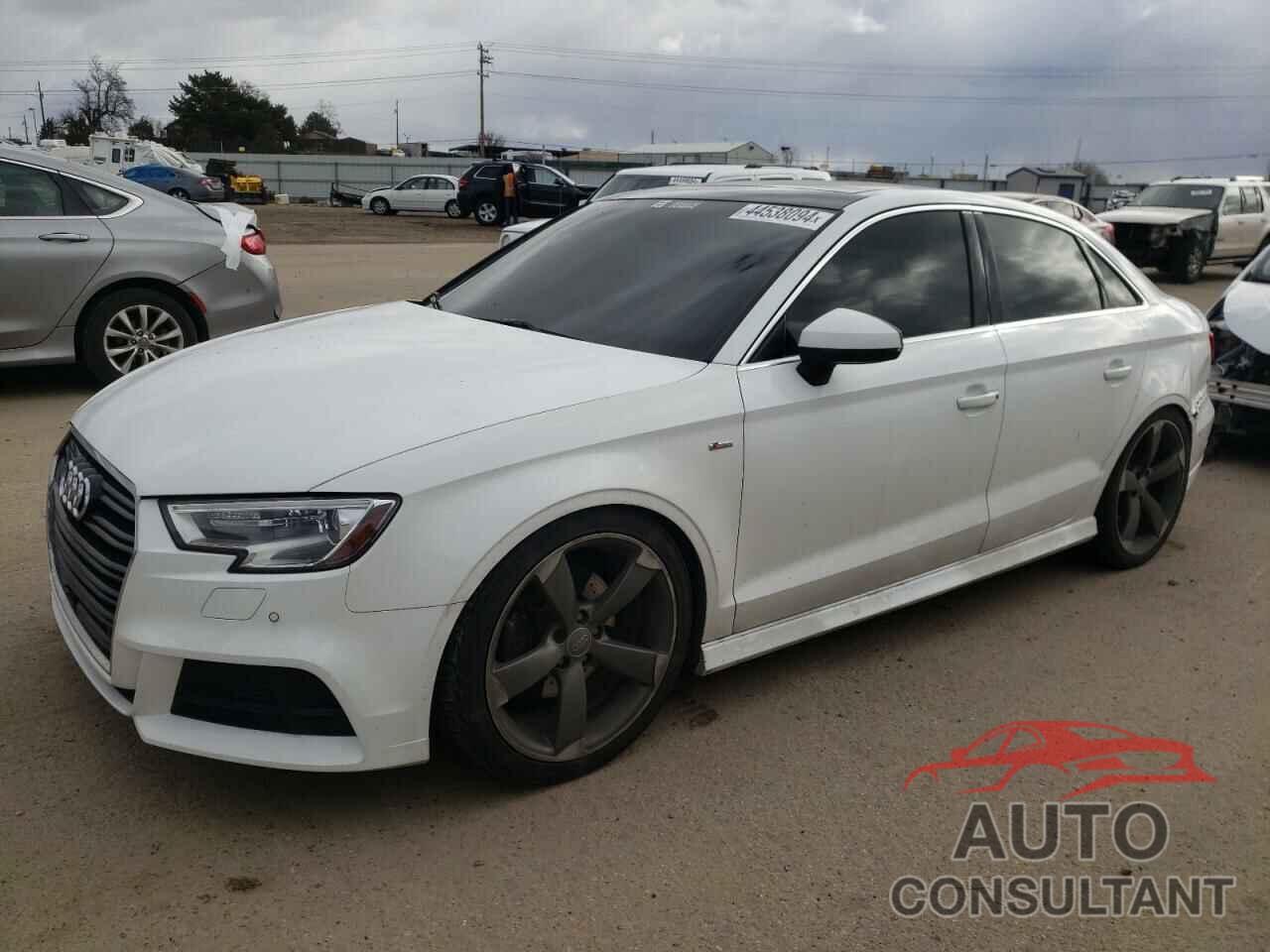 AUDI A3 2018 - WAUJ8GFF4J1019158