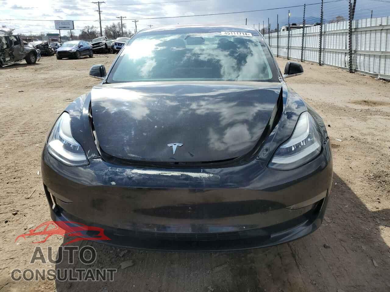 TESLA MODEL 3 2018 - 5YJ3E1EA4JF152176