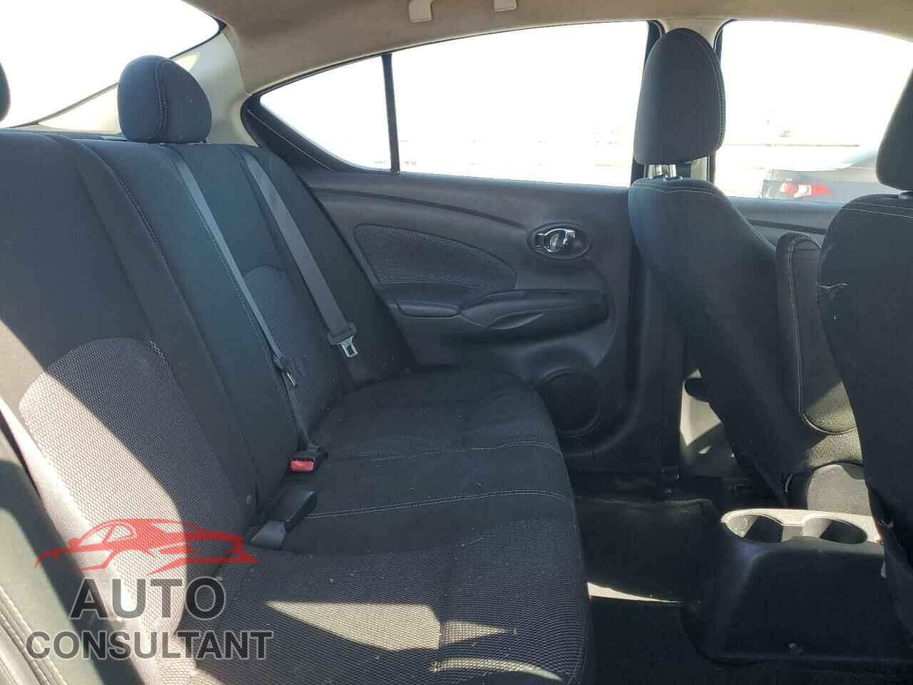 NISSAN VERSA 2017 - 3N1CN7AP3HL840598