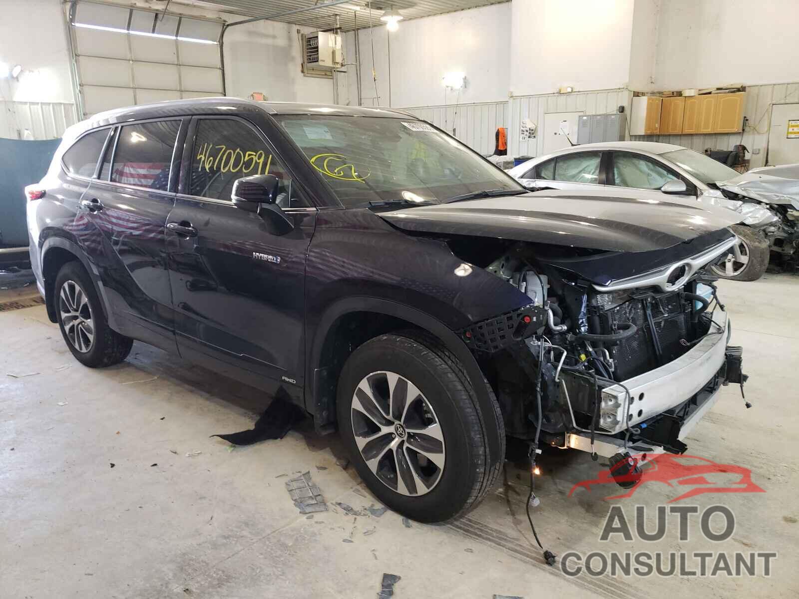 TOYOTA HIGHLANDER 2021 - 5TDGBRCHXMS026185