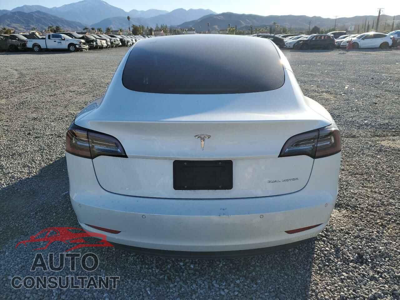 TESLA MODEL 3 2021 - 5YJ3E1EB0MF059457