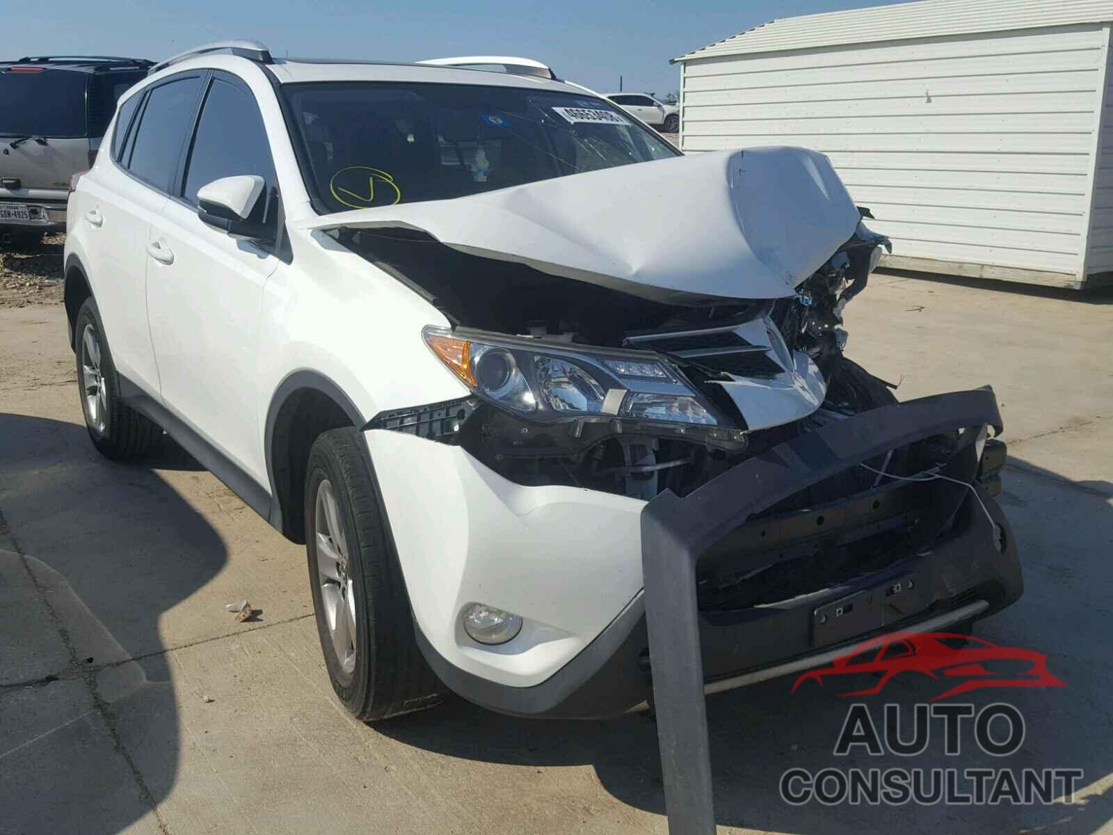 TOYOTA RAV4 XLE 2015 - JTMWFREV3FJ039010