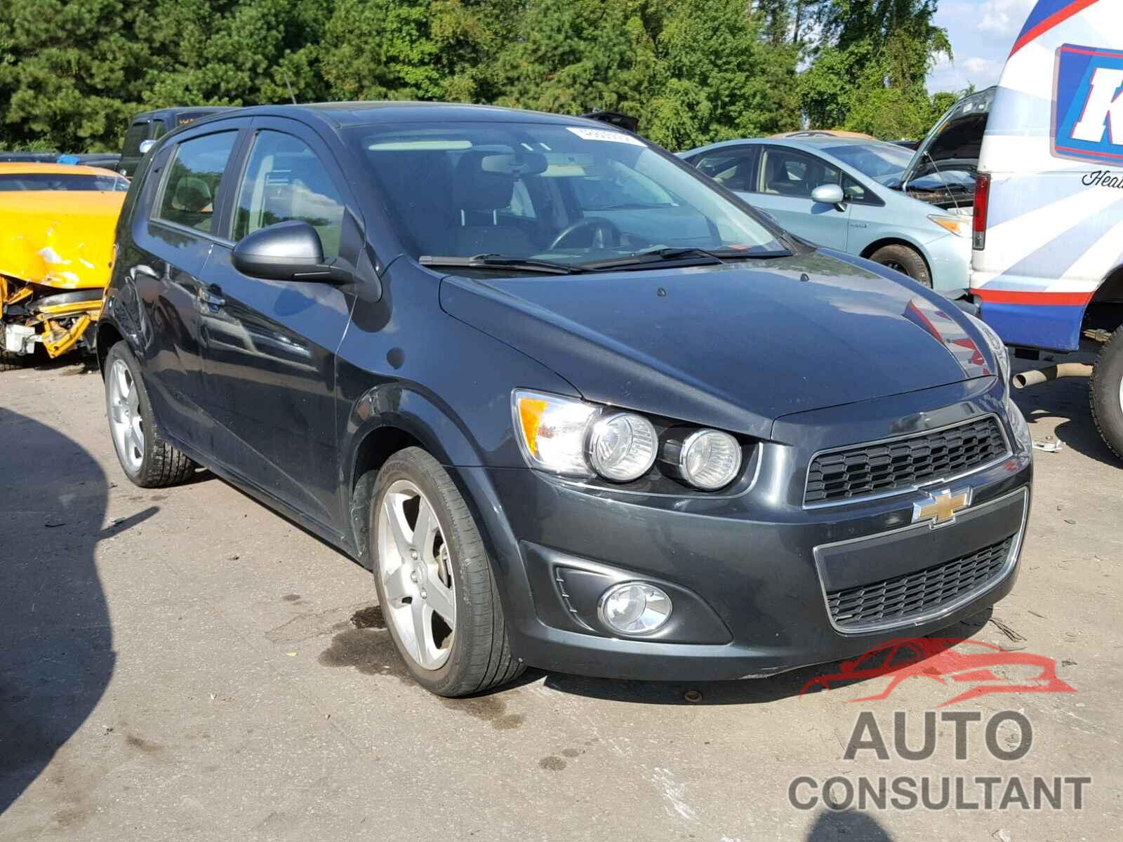 CHEVROLET SONIC 2015 - 1G1JE6SB0F4147212