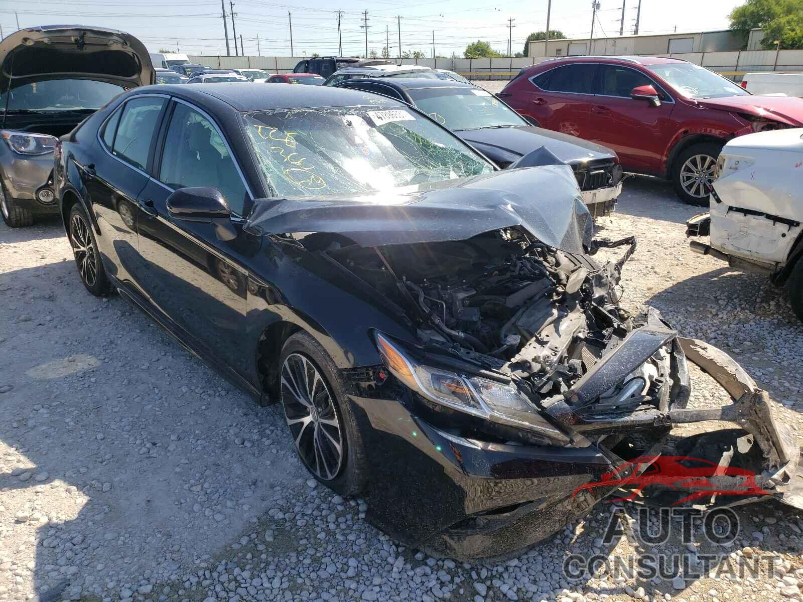 TOYOTA CAMRY 2018 - 4T1B11HK9JU579254