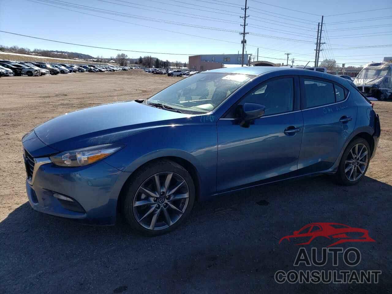 MAZDA 3 2018 - 3MZBN1L39JM211845