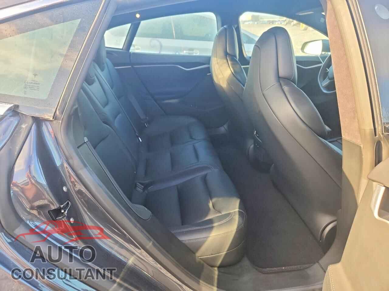 TESLA MODEL S 2020 - 5YJSA1E22LF352248