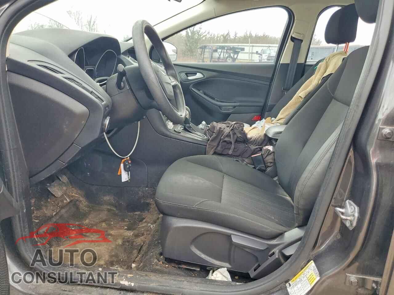 FORD FOCUS 2015 - 1FADP3F2XFL297623