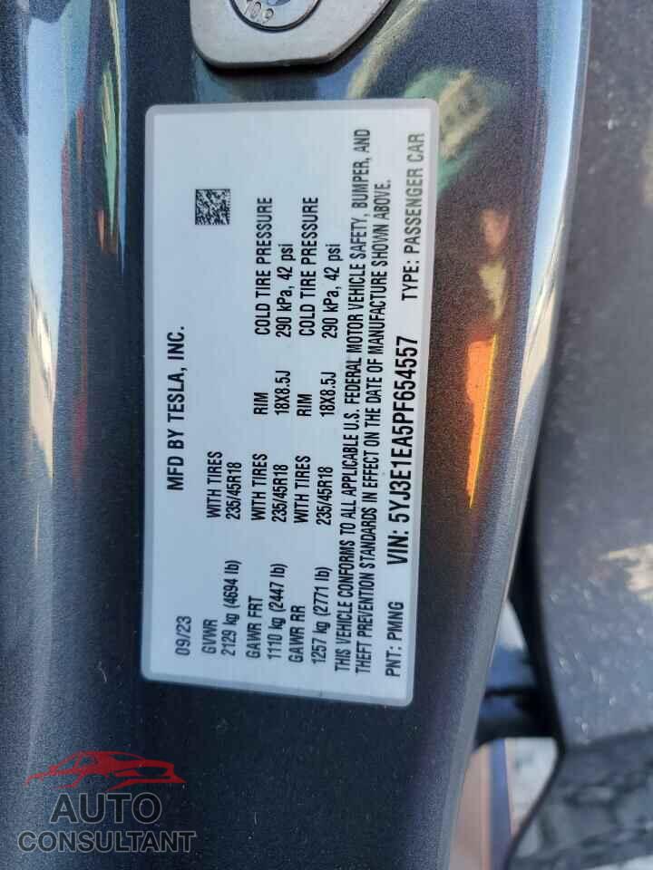 TESLA MODEL 3 2023 - 5YJ3E1EA5PF654557