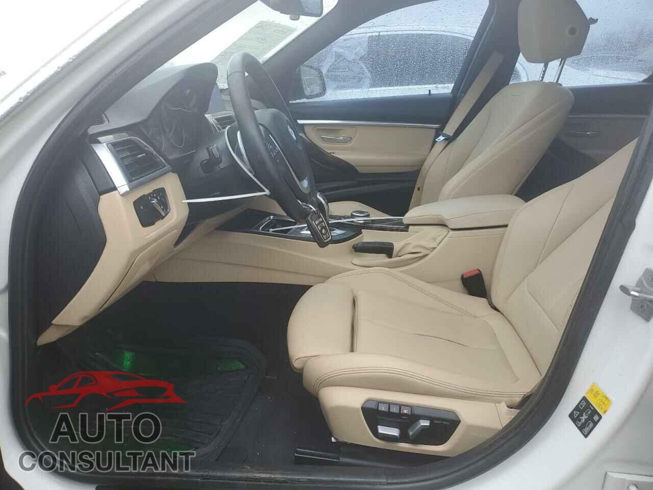 BMW 3 SERIES 2017 - WBA8D9G52HNU60964