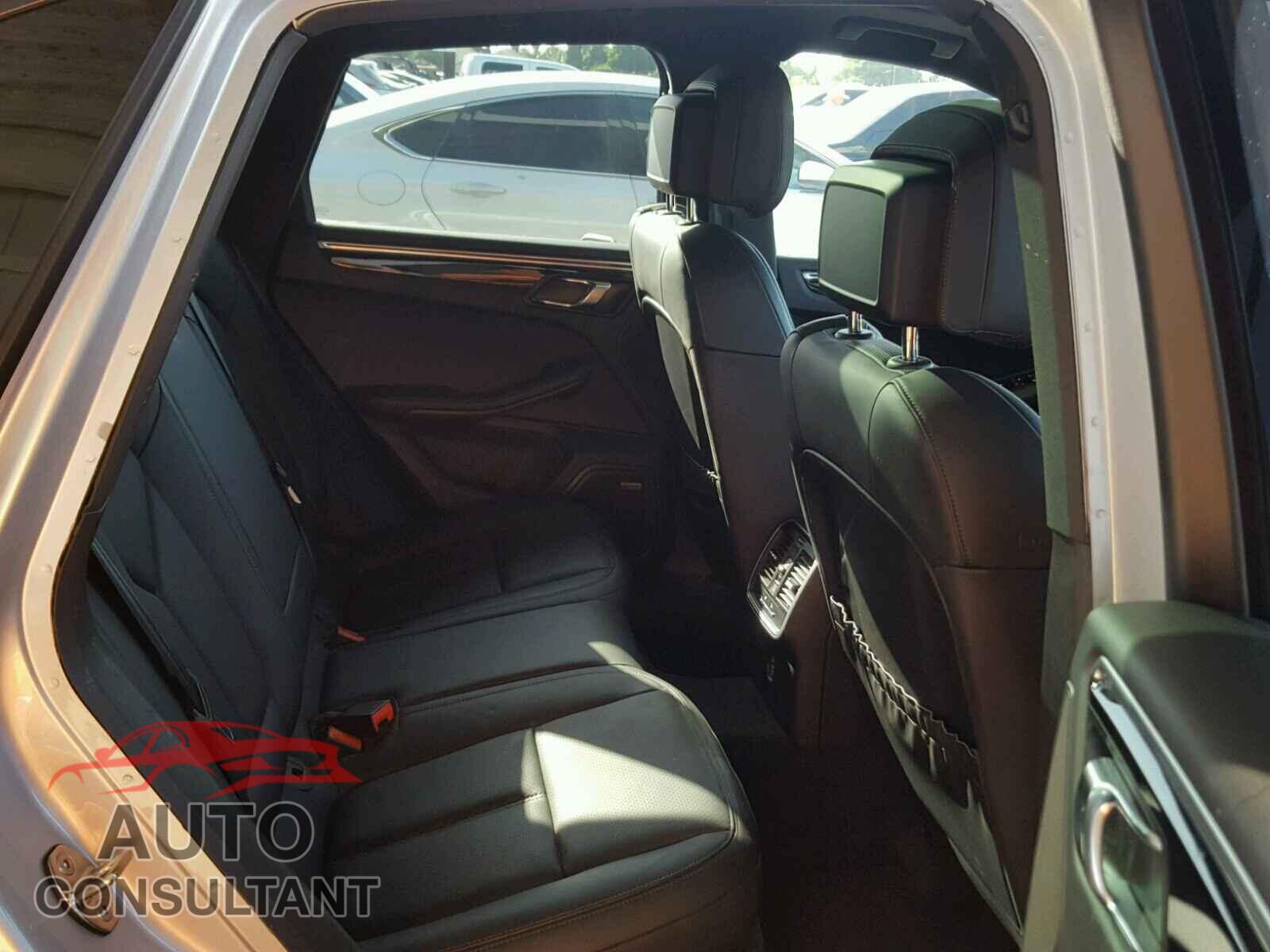 PORSCHE MACAN 2017 - WP1AA2A55HLB09750