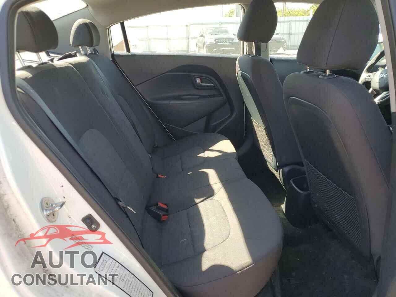 KIA RIO 2017 - KNADM4A33H6100864