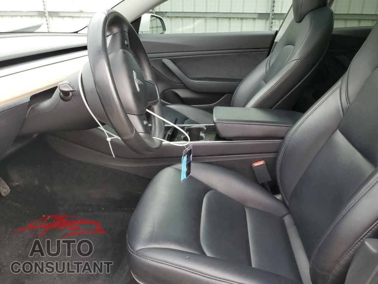 TESLA MODEL 3 2019 - 5YJ3E1EA5KF301387