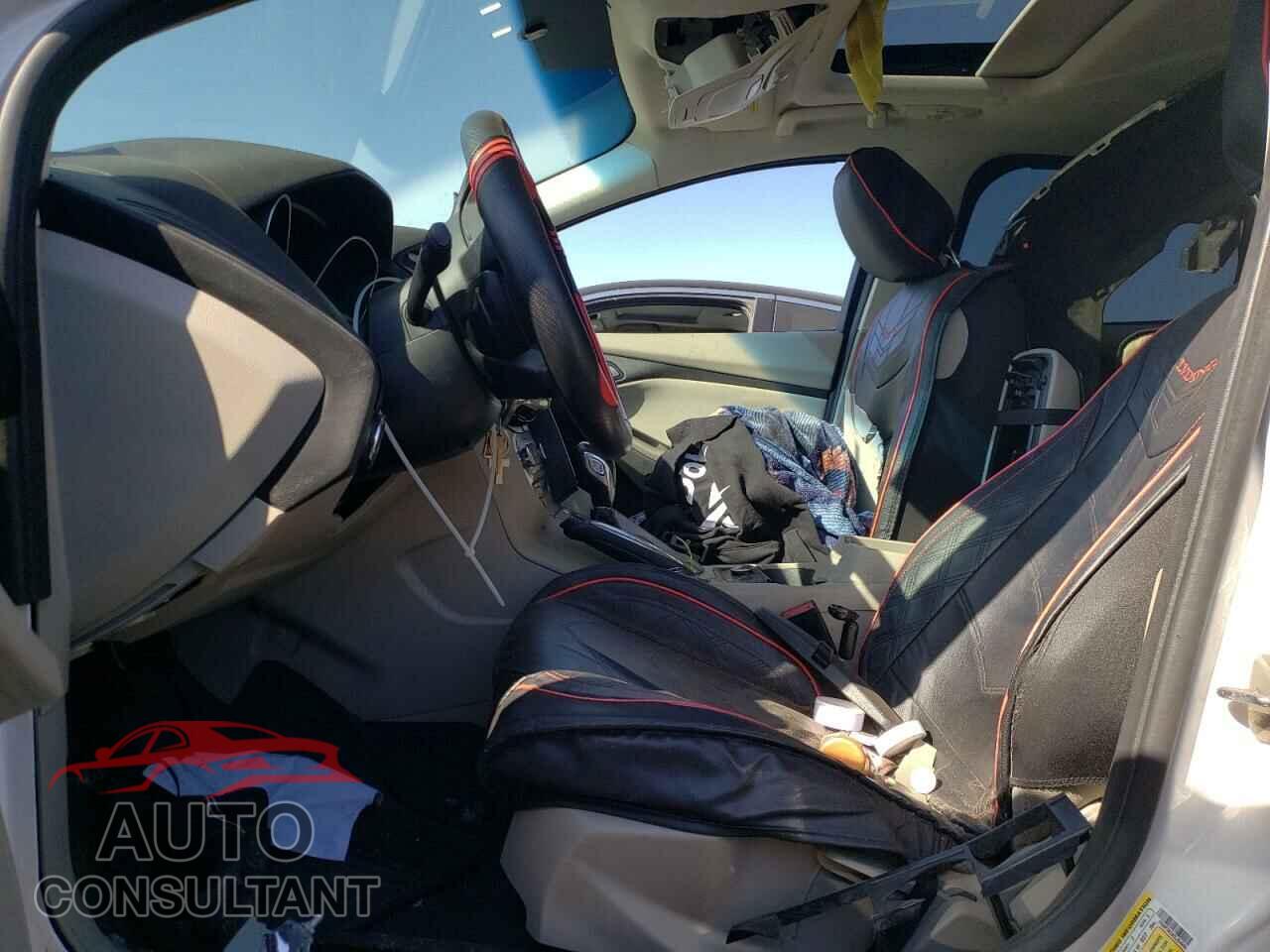 FORD FOCUS 2012 - 1FAHP3H20CL264656