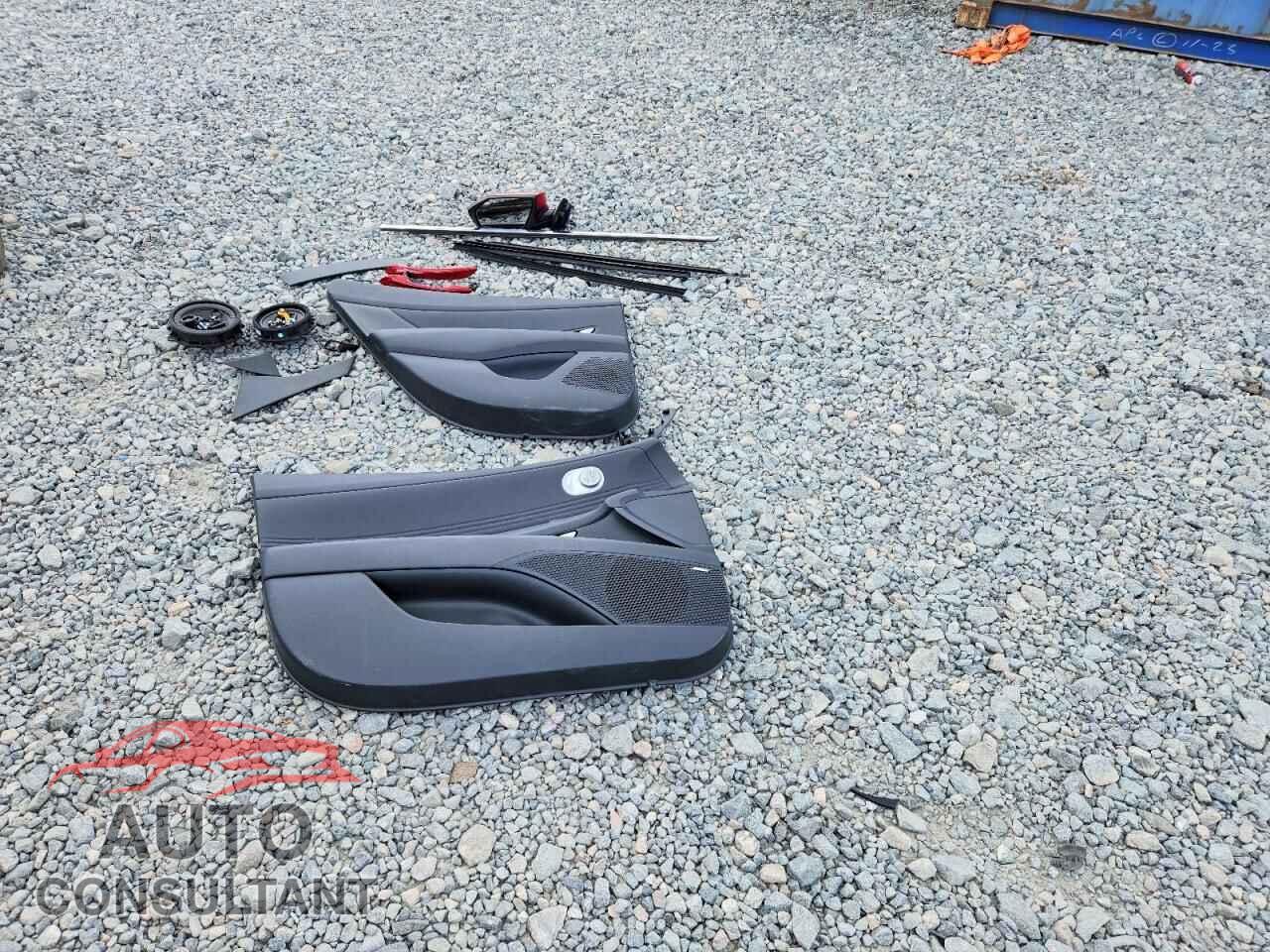 HYUNDAI ELANTRA 2023 - KMHLP4AG7PU458564