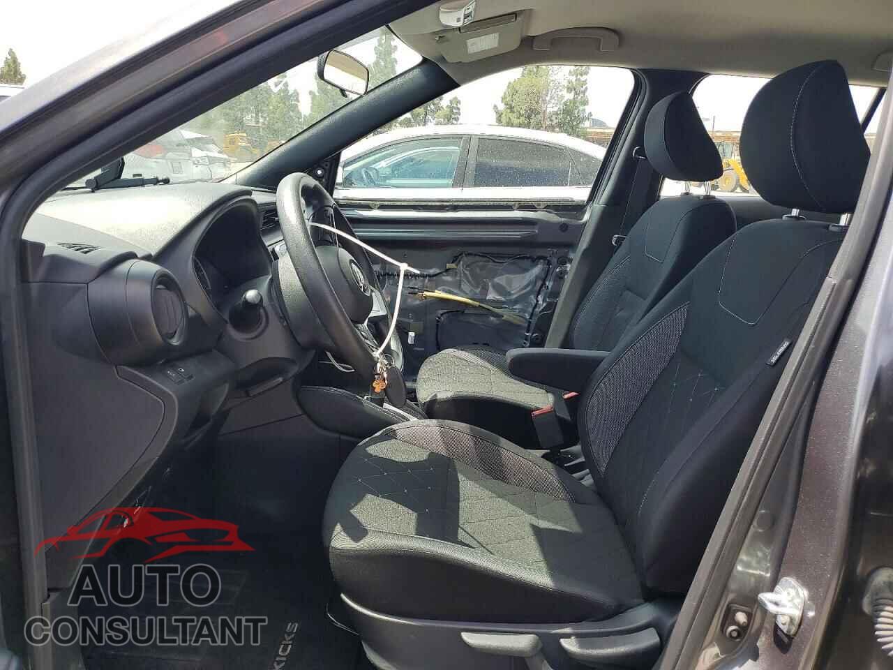 NISSAN KICKS 2019 - 3N1CP5CU3KL511229