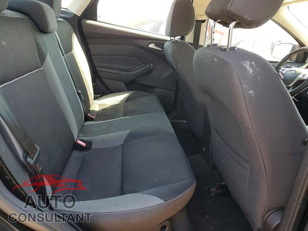 FORD FOCUS 2014 - 1FADP3F20EL415869