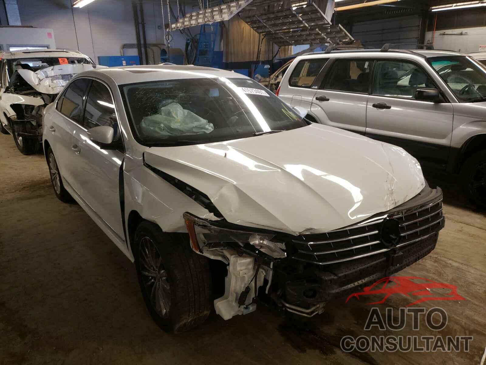 VOLKSWAGEN PASSAT 2017 - 1VWBT7A38HC031876