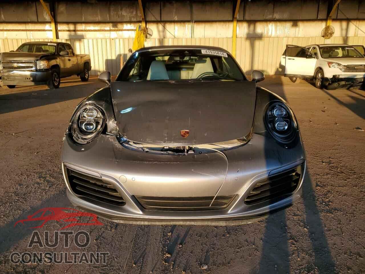 PORSCHE 911 2017 - WP0CA2A98HS142079