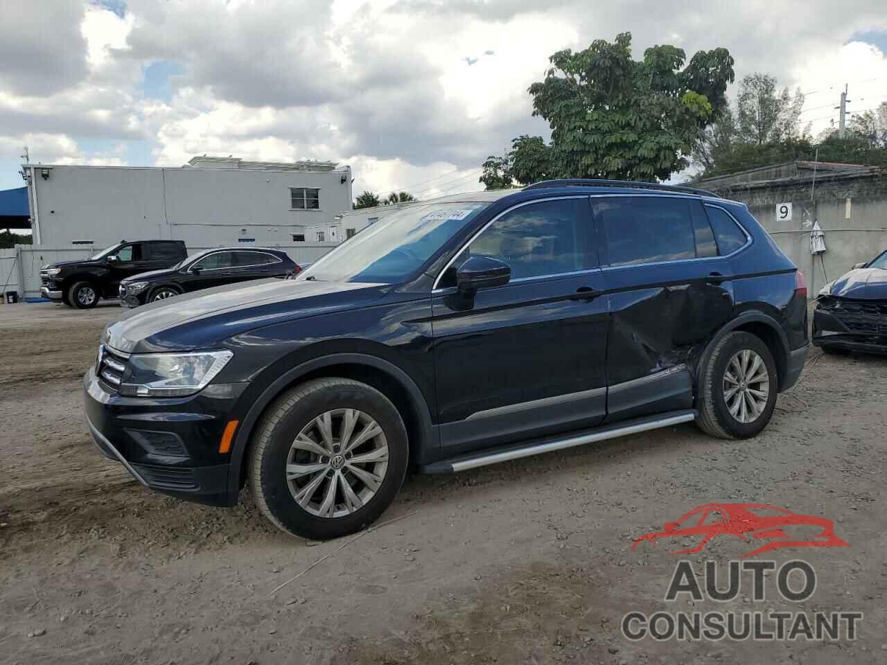 VOLKSWAGEN TIGUAN 2018 - 3VV3B7AX0JM181662