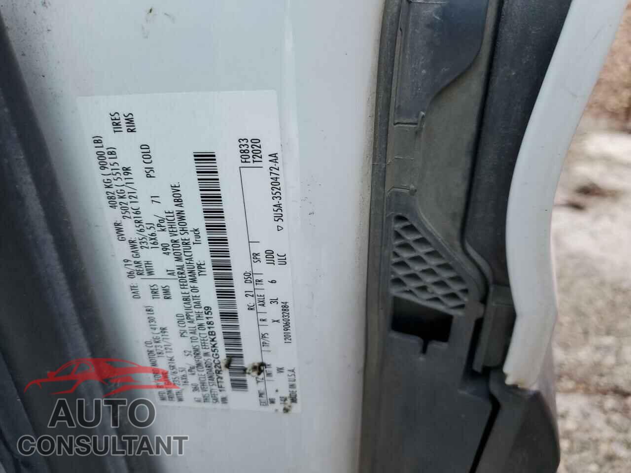 FORD TRANSIT 2019 - 1FTYR2CG5KKB18159