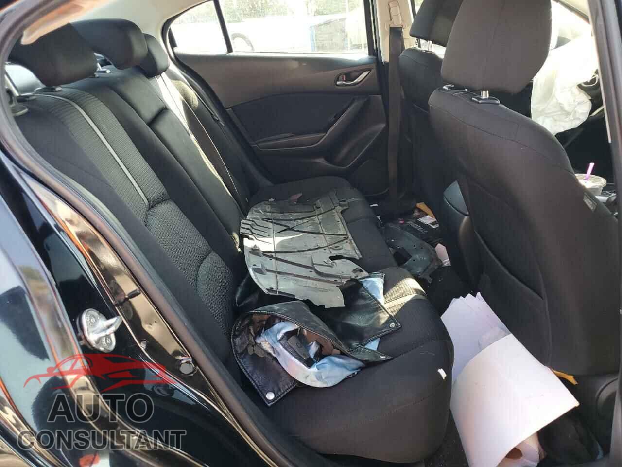 MAZDA 3 2018 - 3MZBN1U73JM186362