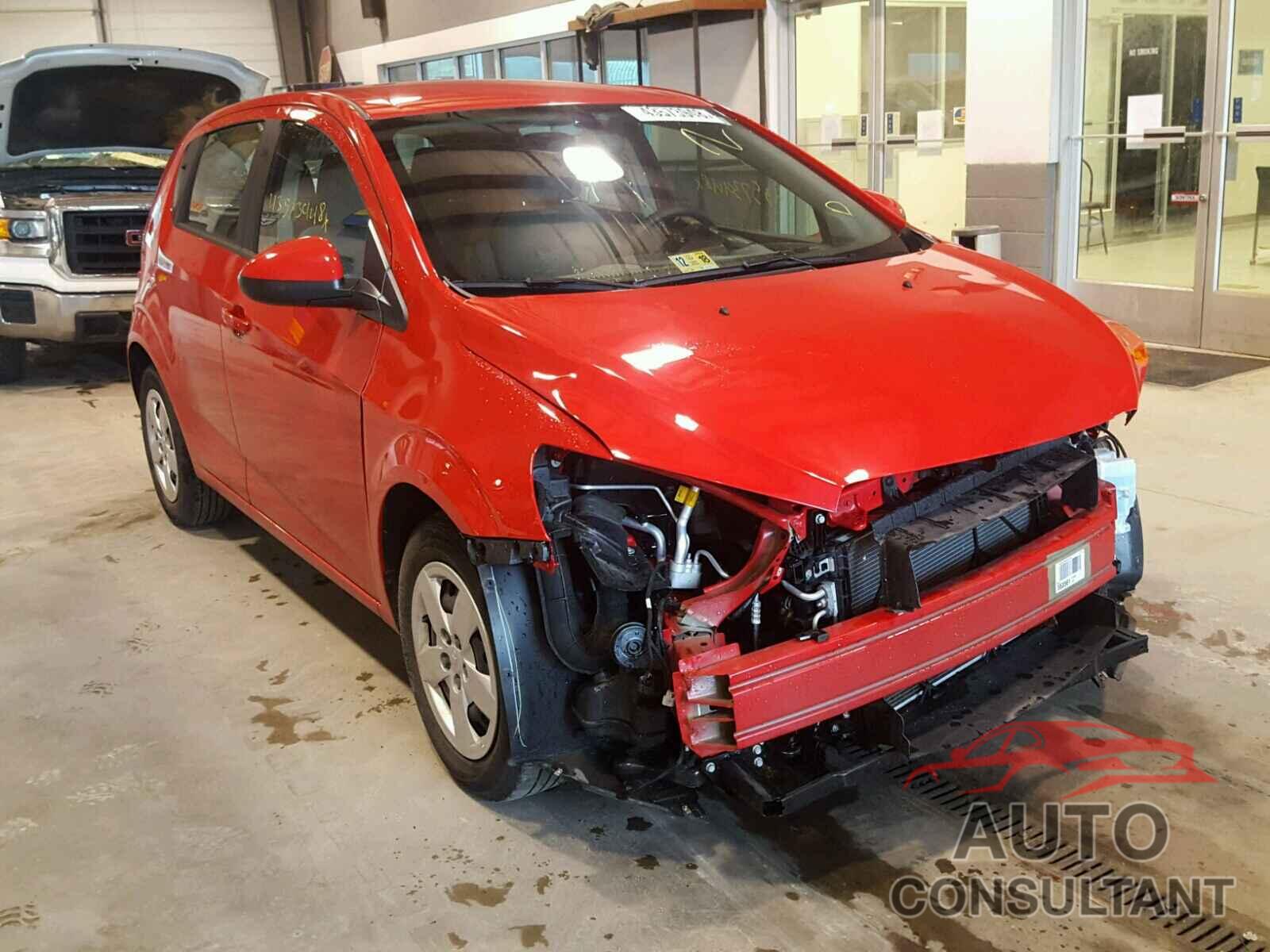 CHEVROLET SONIC 2015 - 1G1JA6SH5F4215097