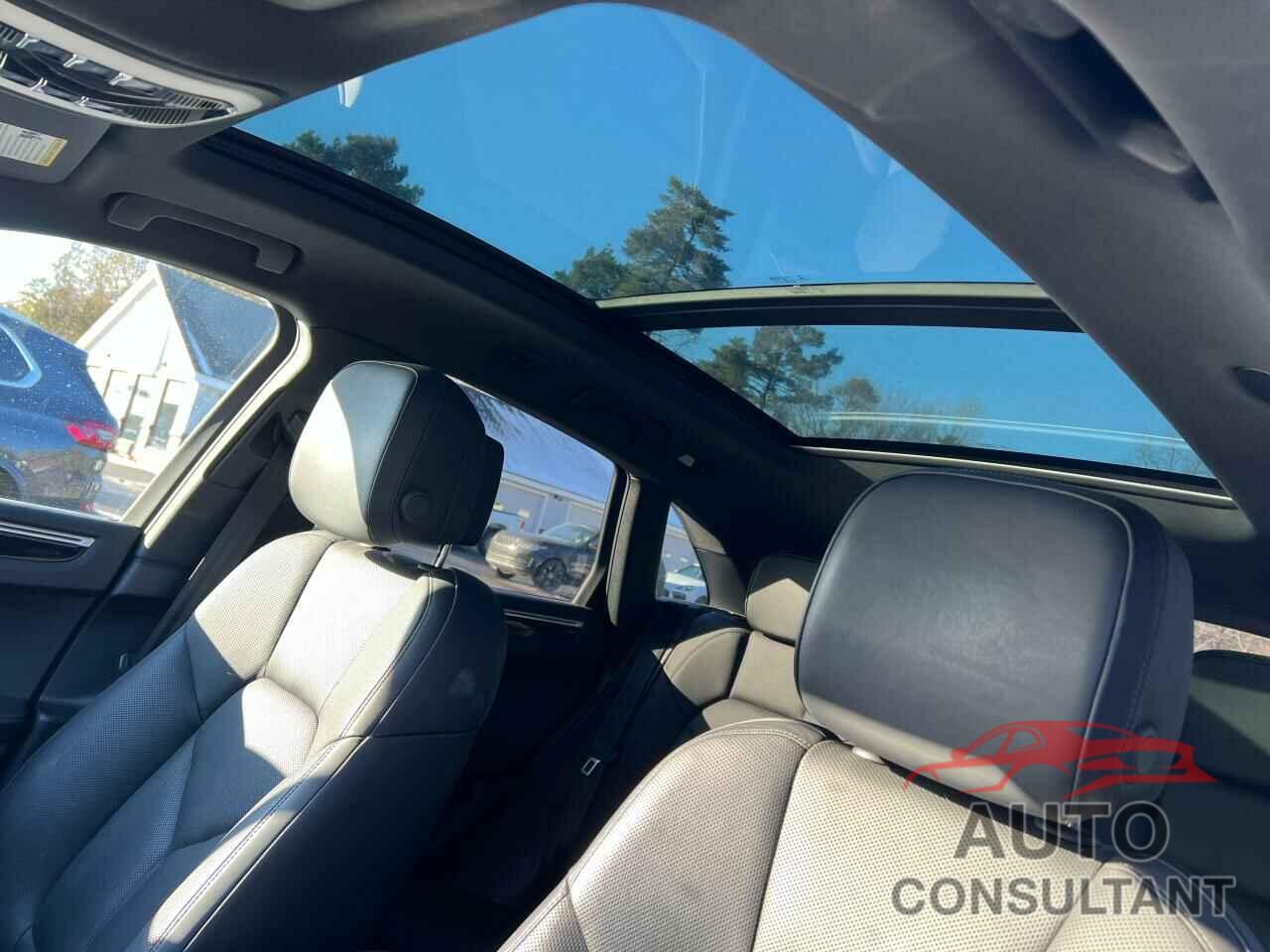PORSCHE MACAN 2019 - WP1AA2A5XKLB01151