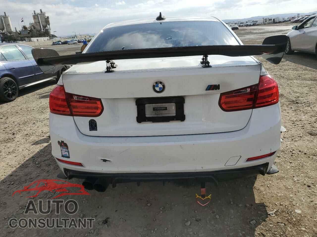 BMW 3 SERIES 2012 - WBA3C1C59CF432425