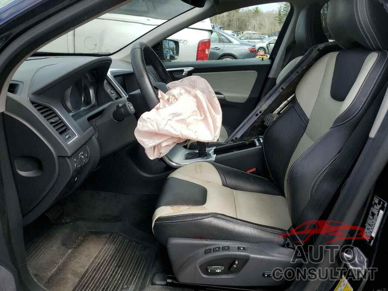 VOLVO XC60 2017 - YV449MRRXH2042236