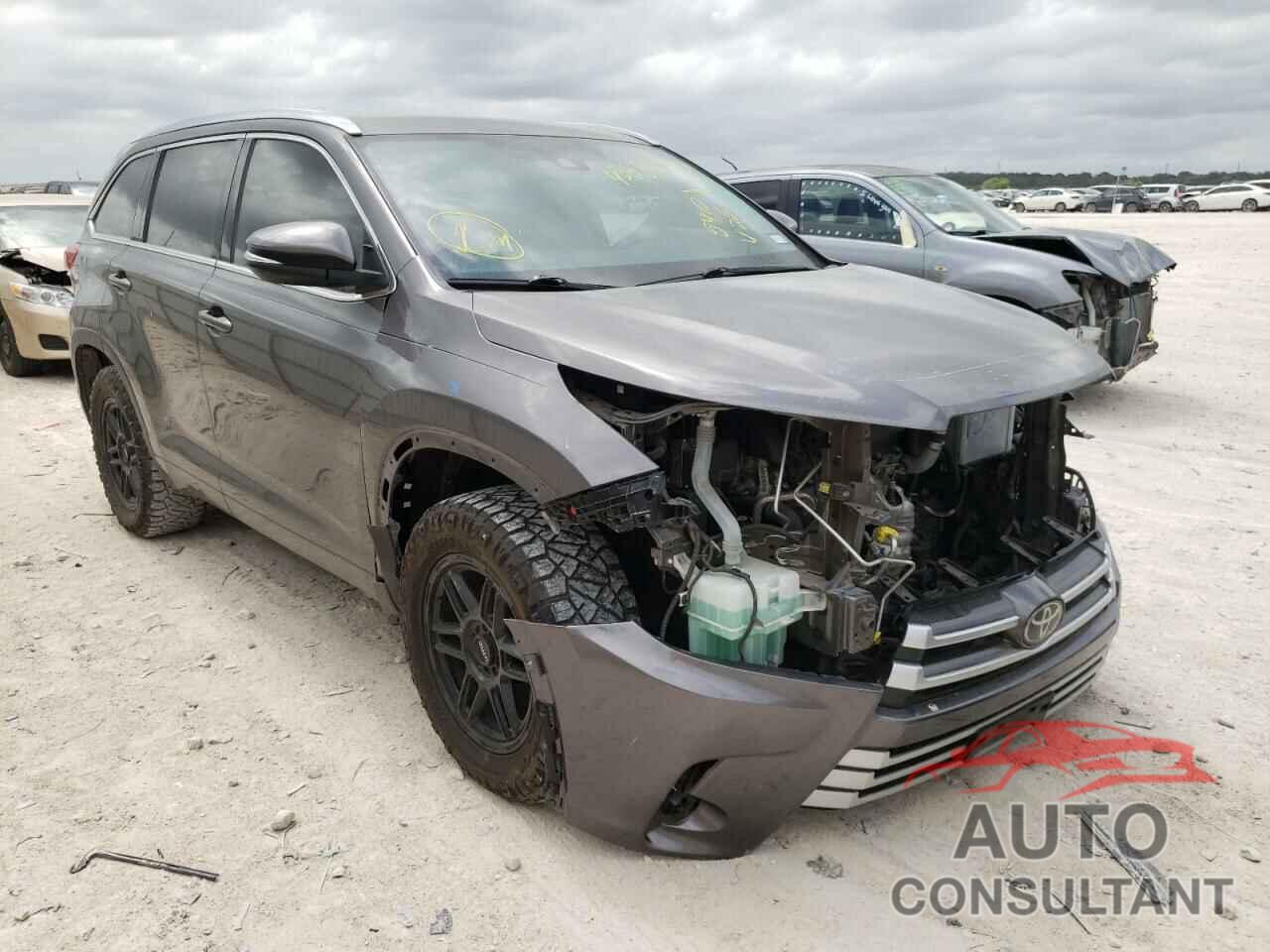 TOYOTA HIGHLANDER 2018 - 5TDKZRFH9JS540428