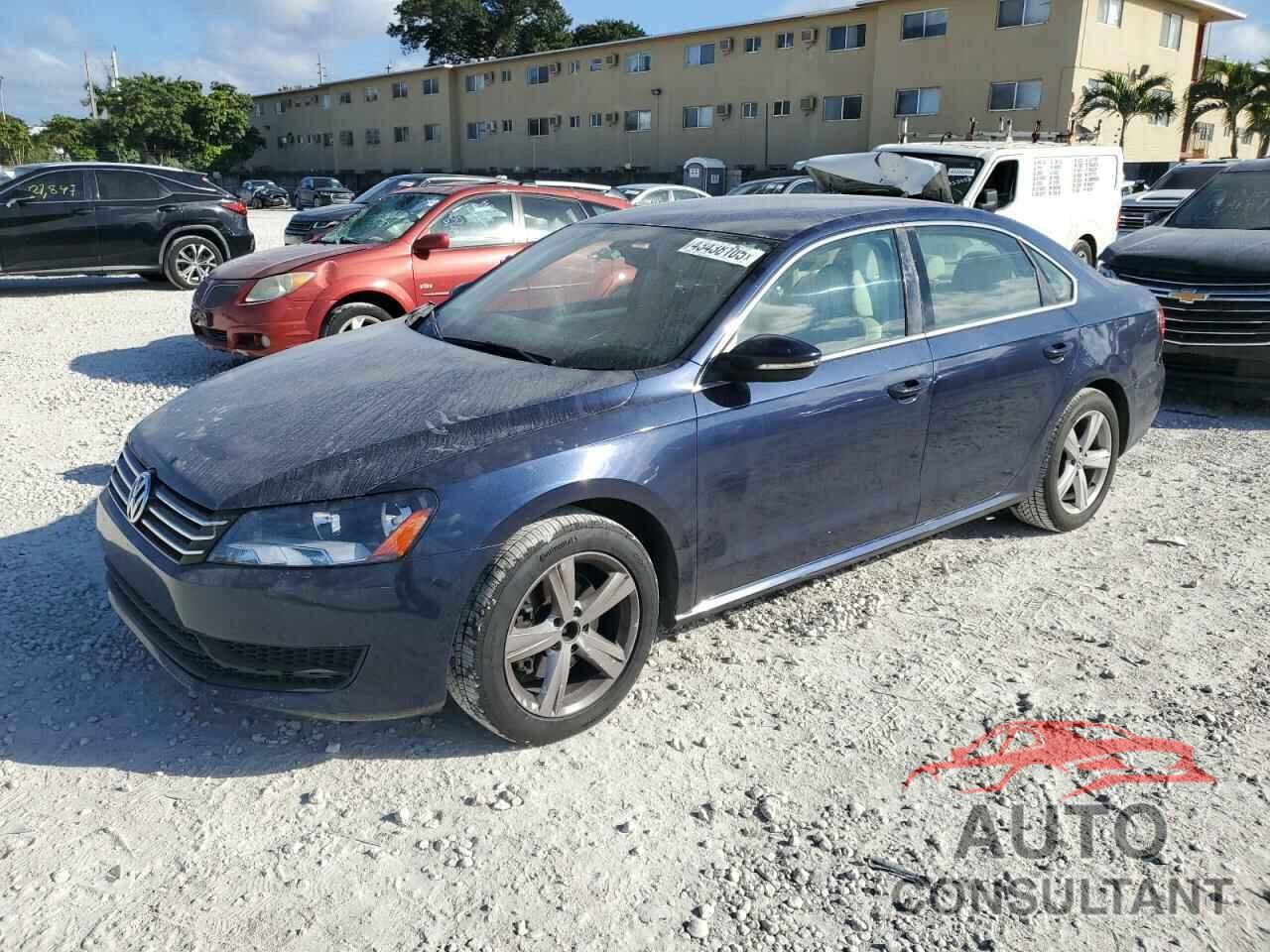 VOLKSWAGEN PASSAT 2012 - 1VWBH7A31CC100899