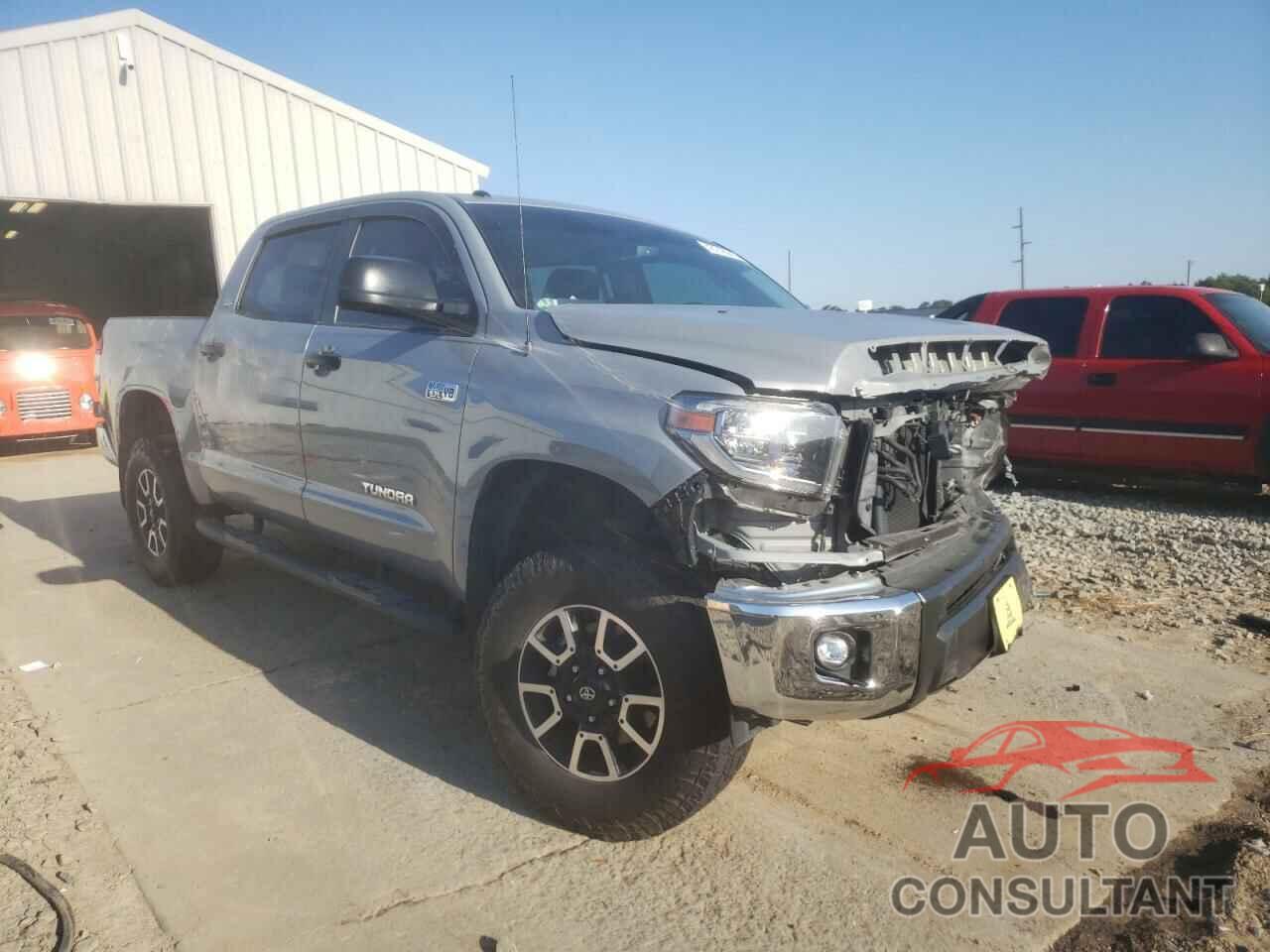 TOYOTA TUNDRA 2018 - 5TFDW5F14JX709598