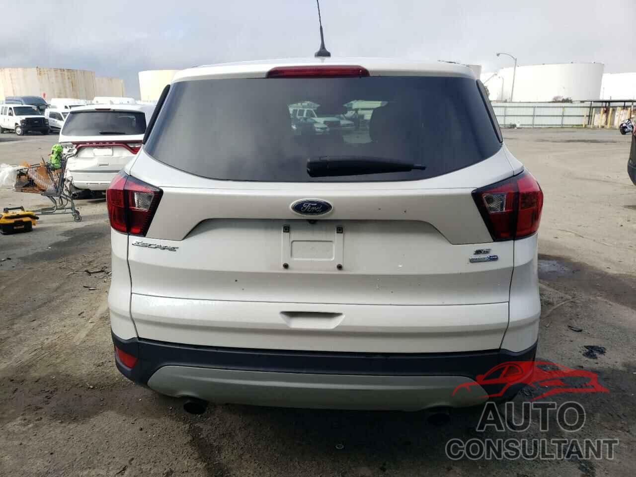 FORD ESCAPE 2019 - 1FMCU9GD0KUB92140