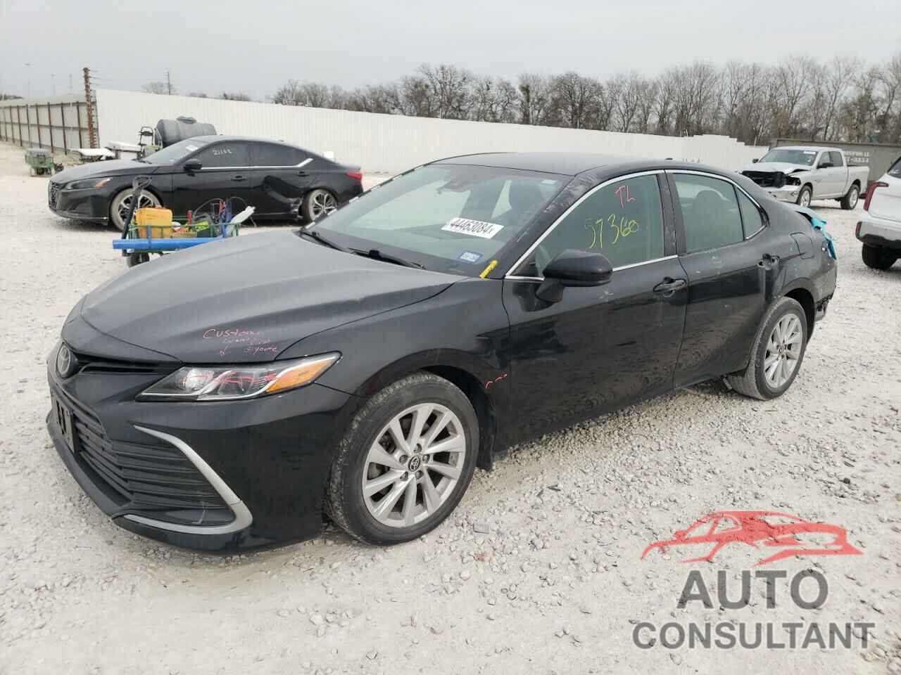 TOYOTA CAMRY 2021 - 4T1C11AK4MU590570