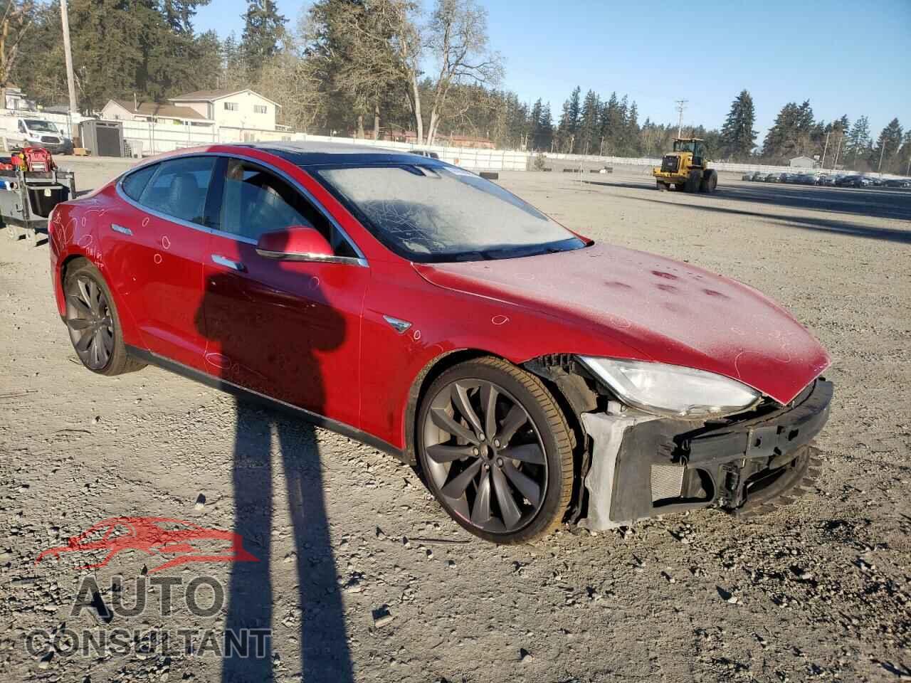 TESLA MODEL S 2015 - 5YJSA1E18FF118157