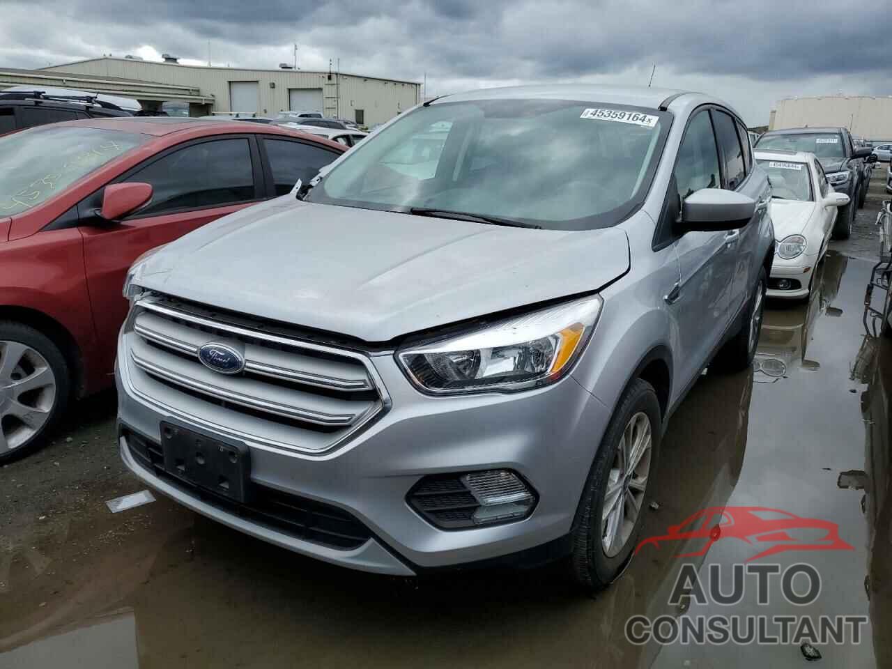 FORD ESCAPE 2019 - 1FMCU0GD8KUB79745