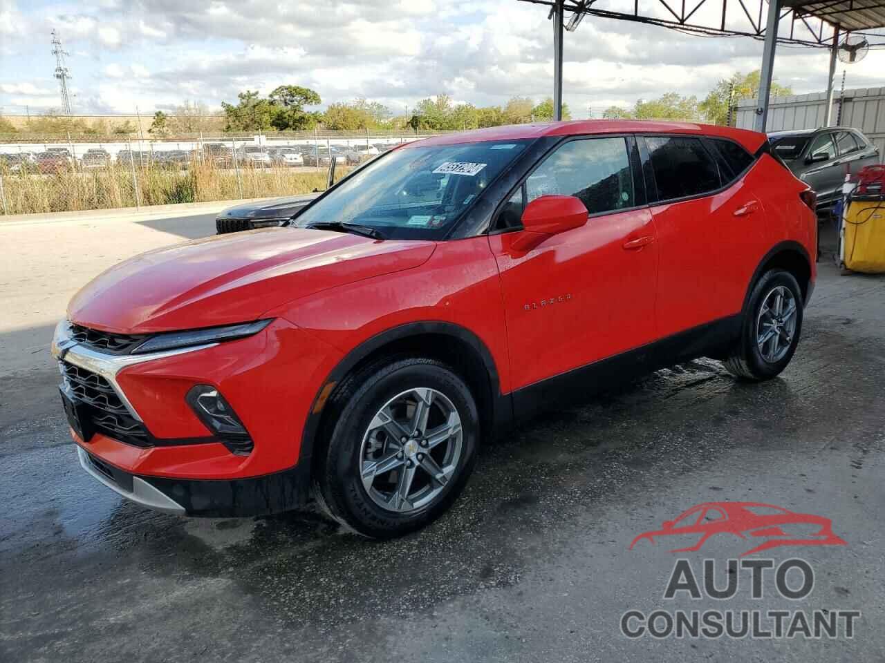 CHEVROLET BLAZER 2023 - 3GNKBHR44PS221778