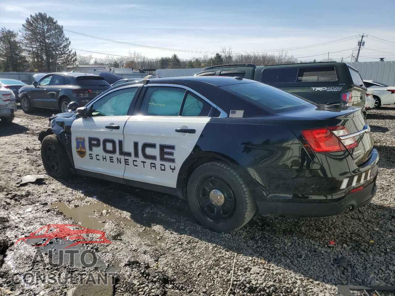 FORD TAURUS 2017 - 1FAHP2MK3HG133687