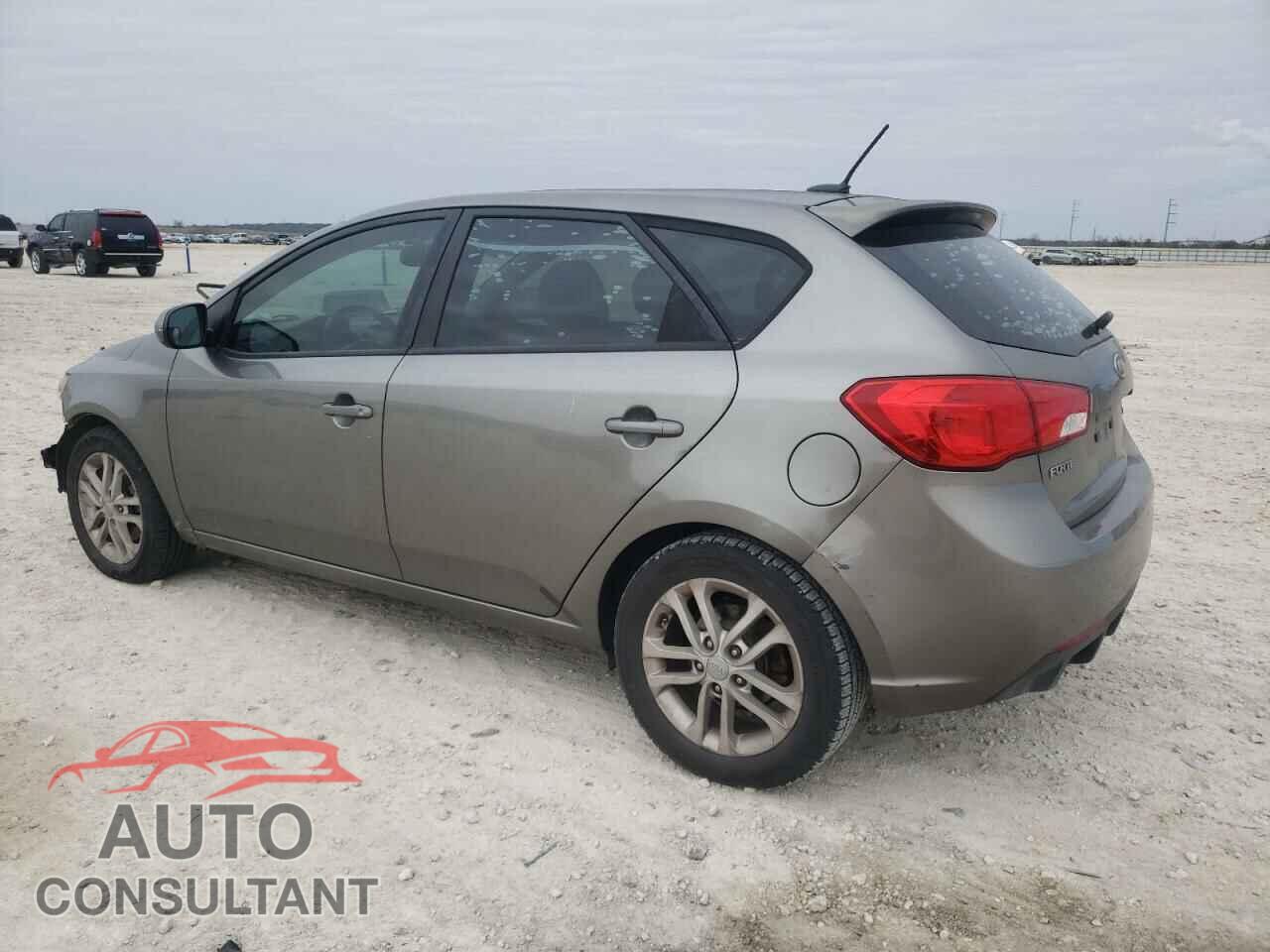 KIA FORTE 2011 - KNAFU5A26B5401583