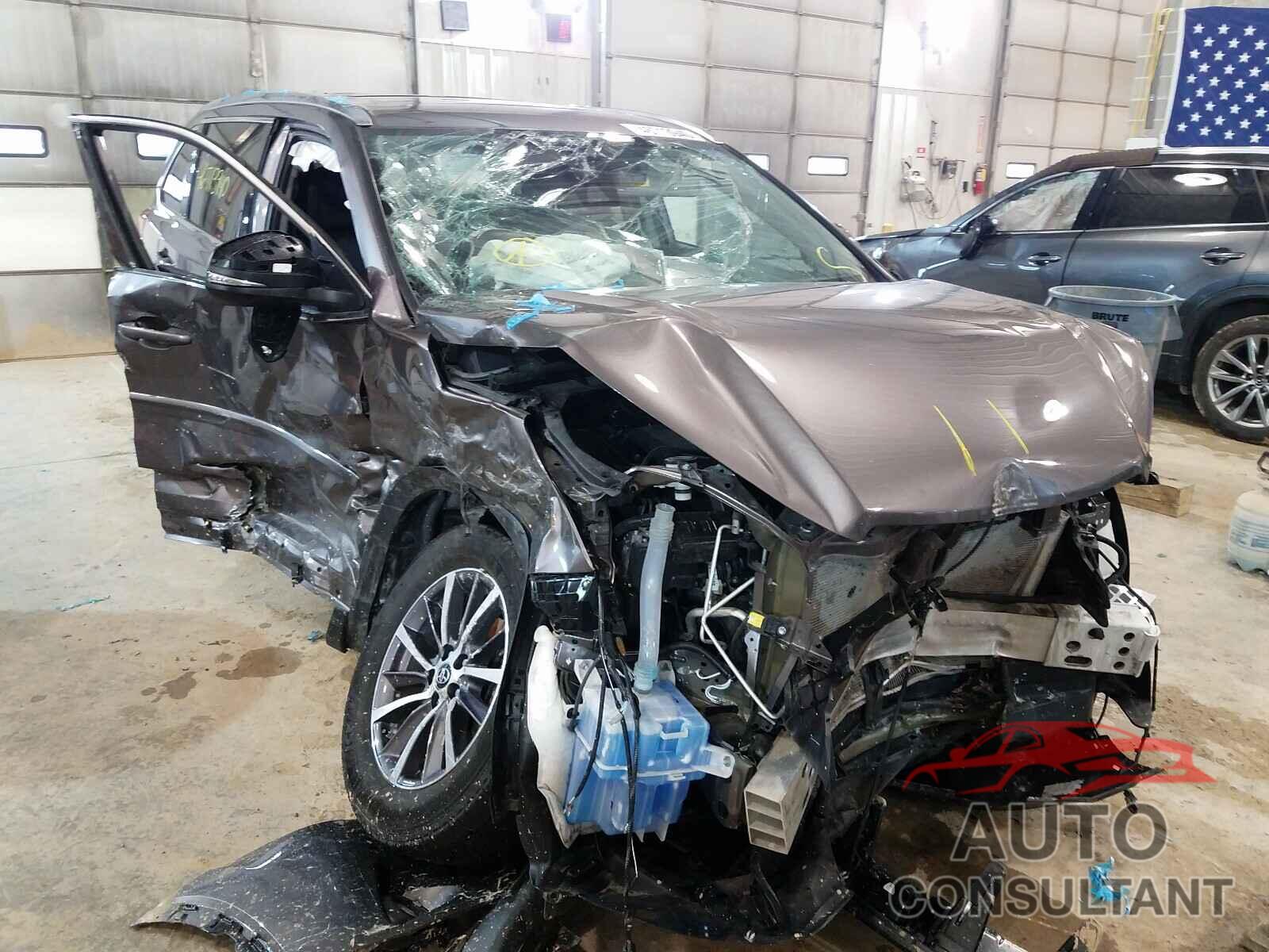 TOYOTA HIGHLANDER 2019 - 5TDJZRFH1KS574909