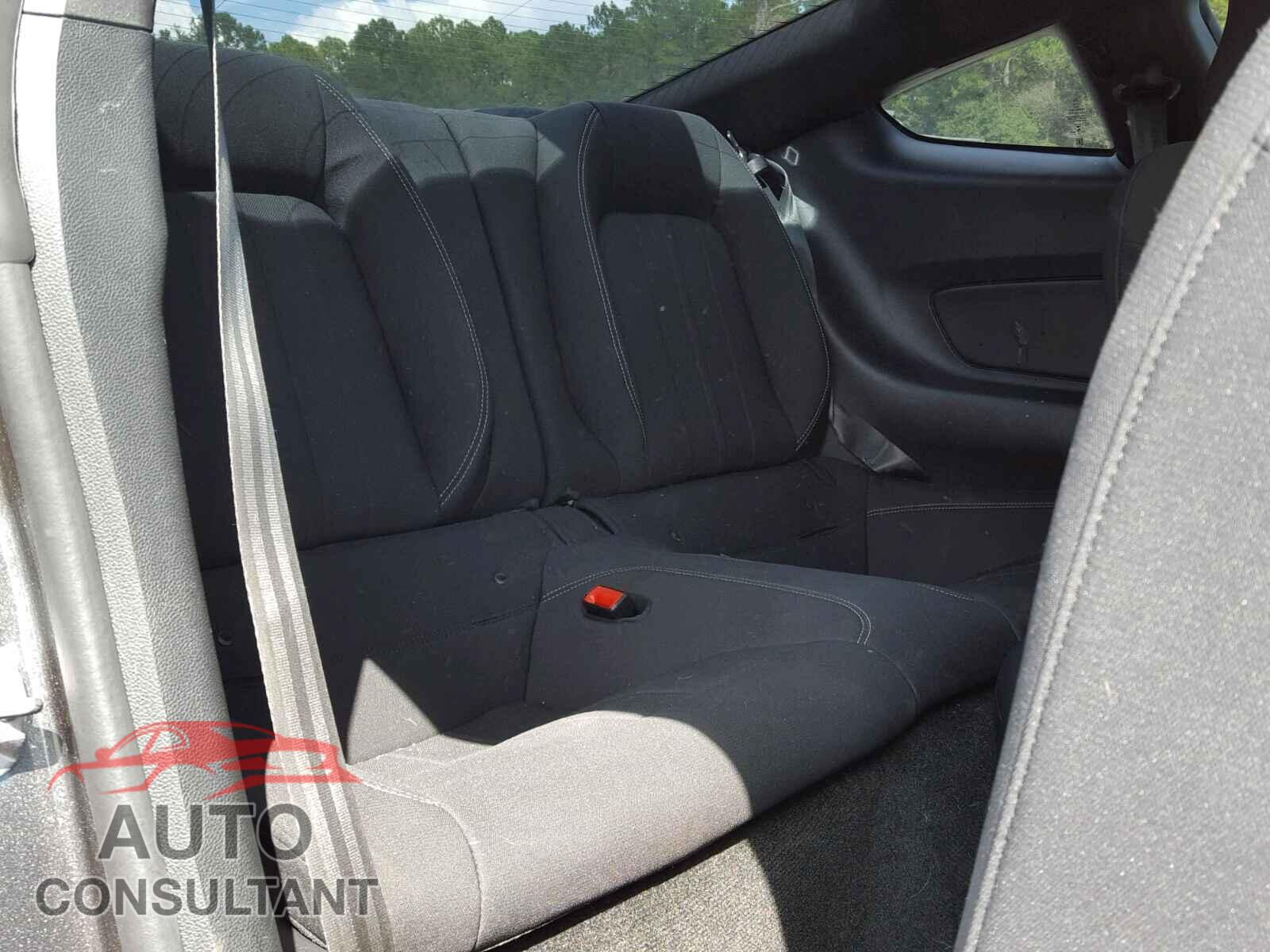 FORD MUSTANG 2018 - 1FA6P8TH3J5106152