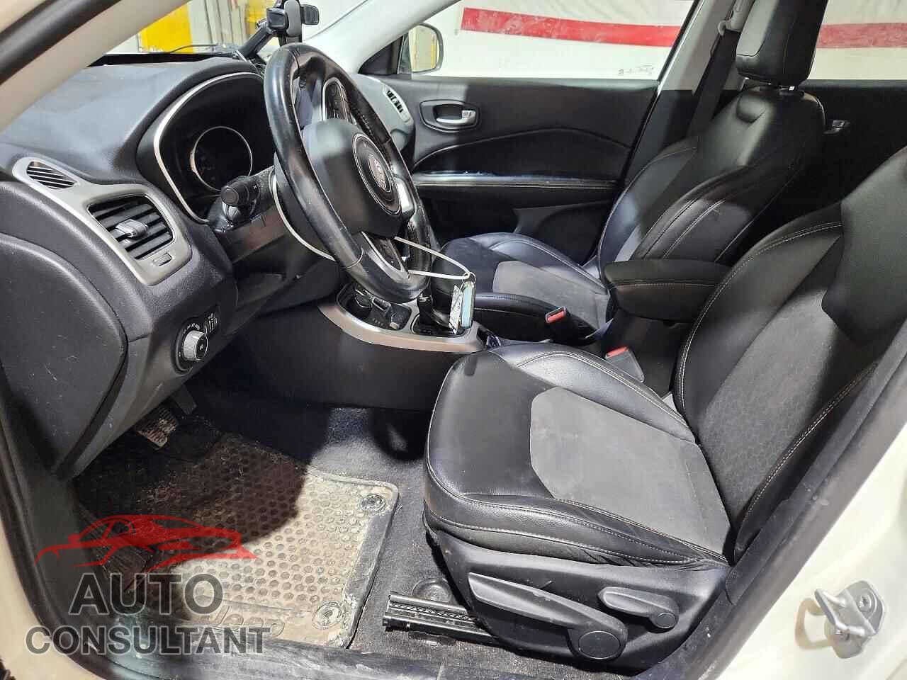 JEEP COMPASS 2018 - 3C4NJDBB8JT231676