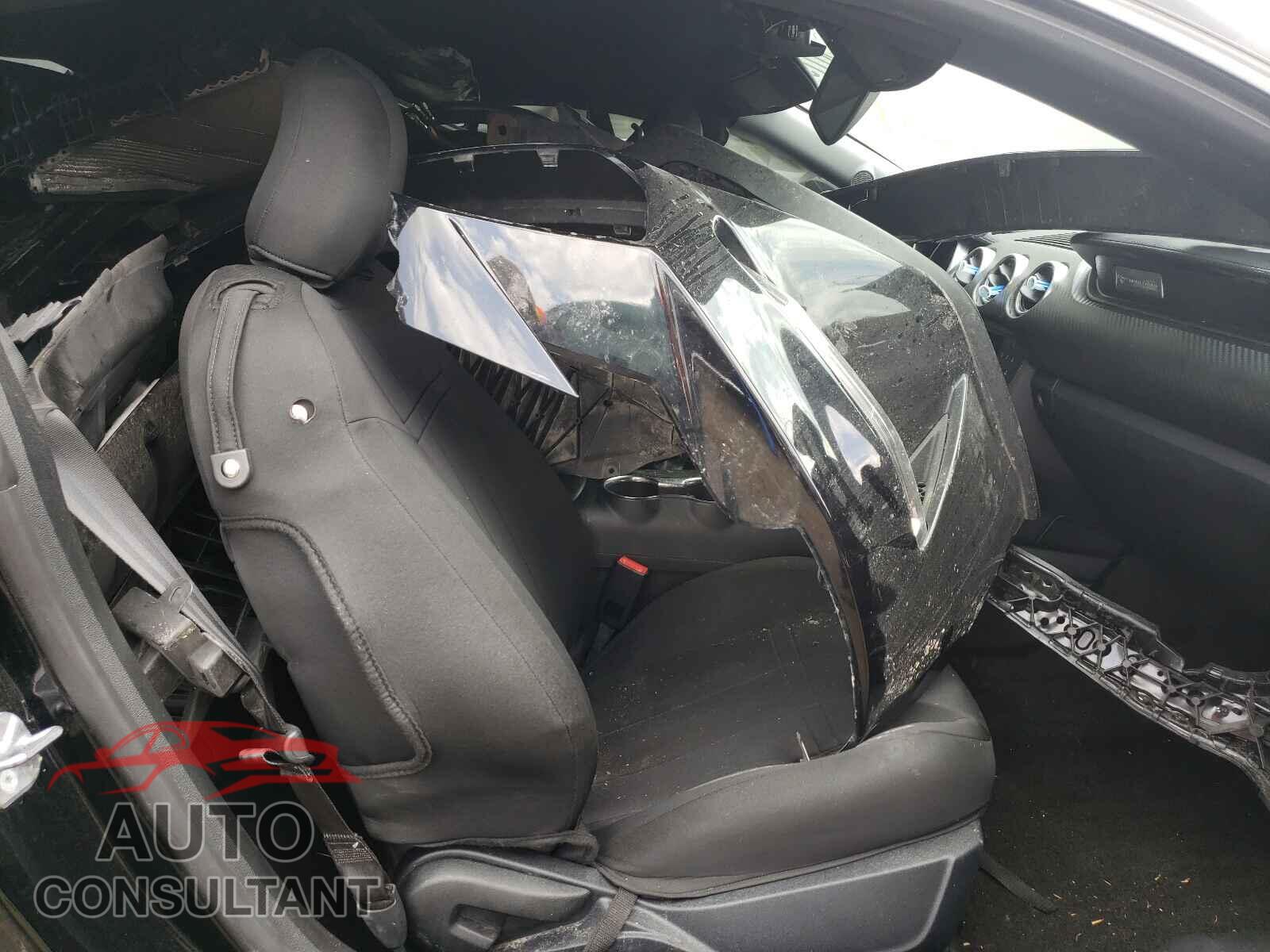 FORD MUSTANG 2018 - 1FA6P8TH1J5174210